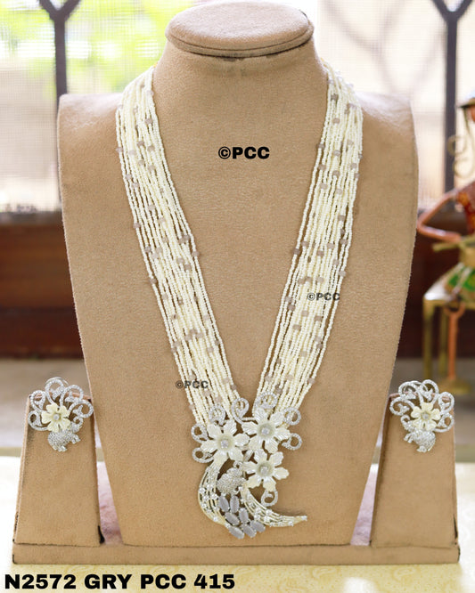 Long necklace set with Earrings