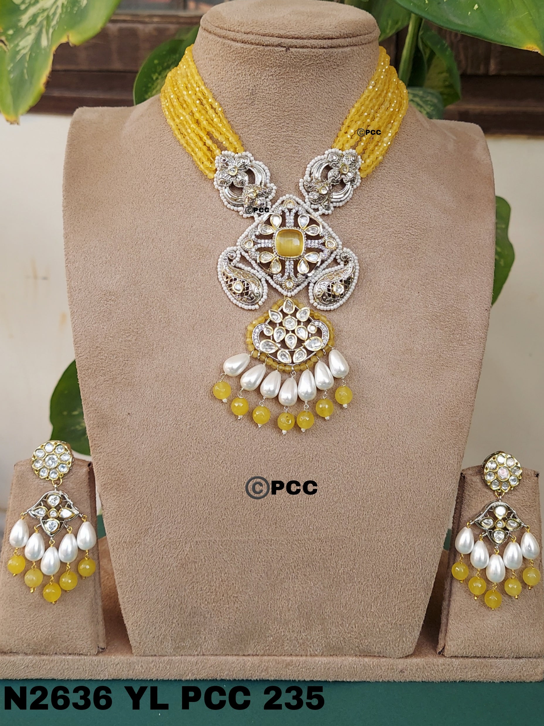 Royal Kundan Collar Necklace Set -