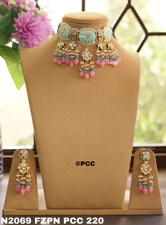 Modern Glamorous Pearl Choker Necklace & Earrings Set
