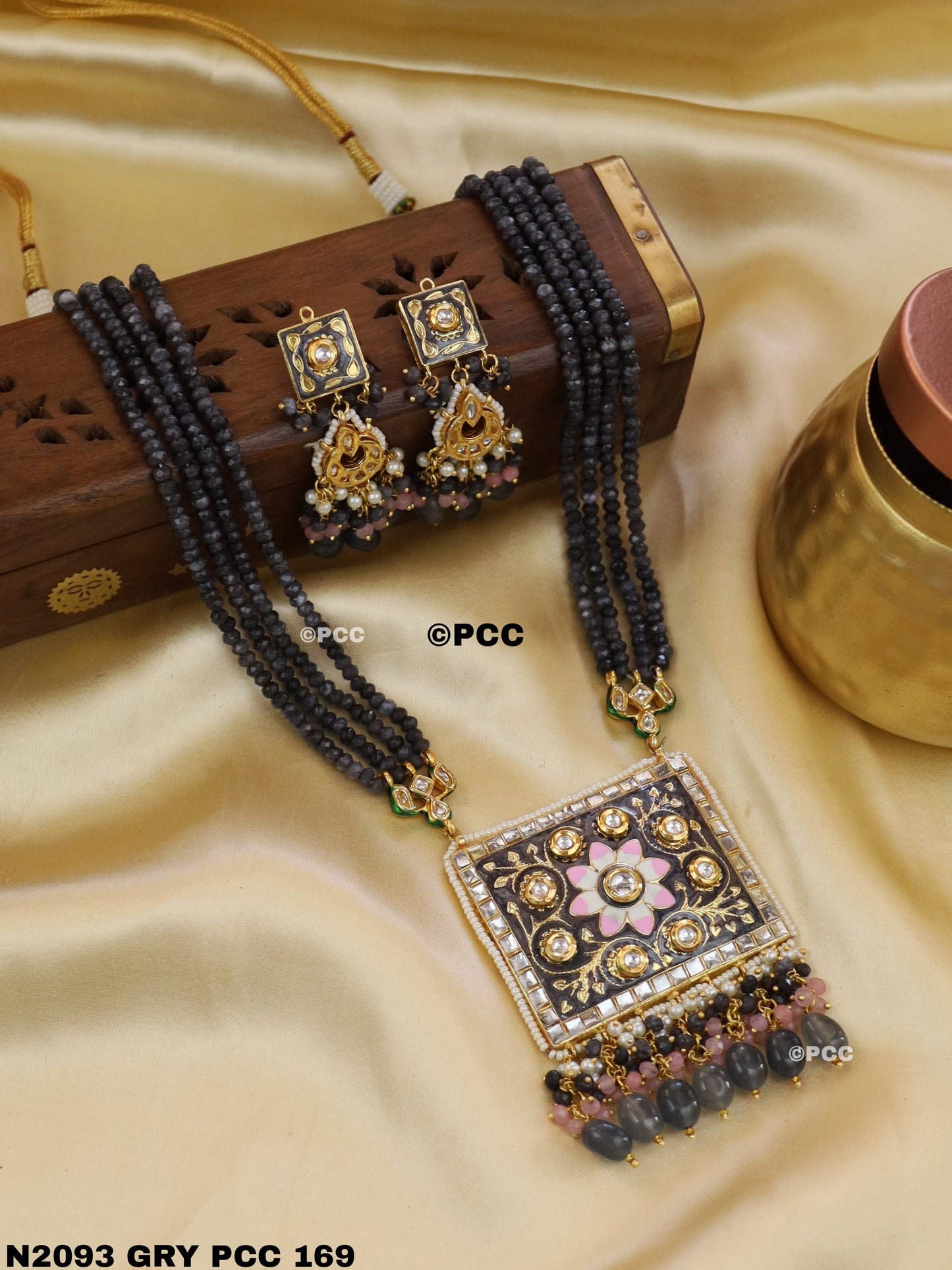 Handmade Kundan Necklace Set Mala Style jewelry