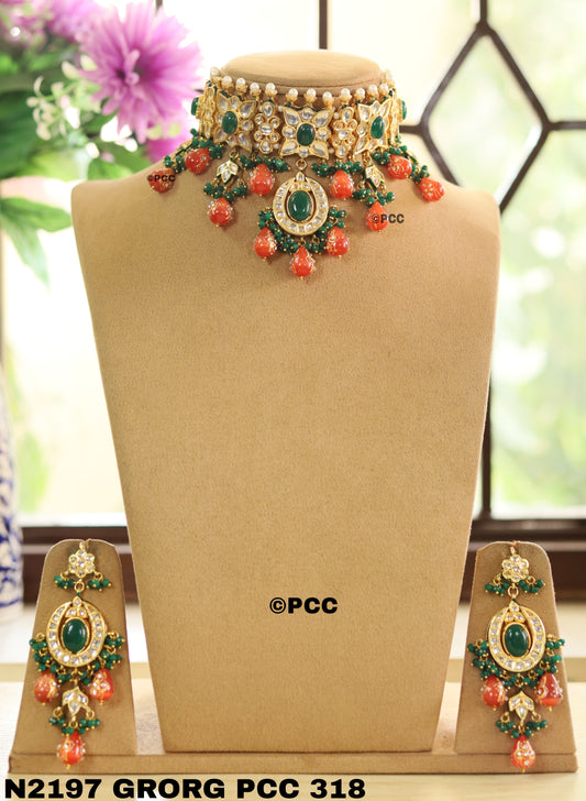 Beautifully designed  Bridal Choker Kundan Necklace Set With Earrings