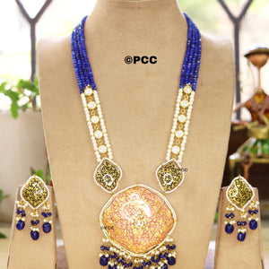 Traditional Kundan Necklace & a Pair of Earring