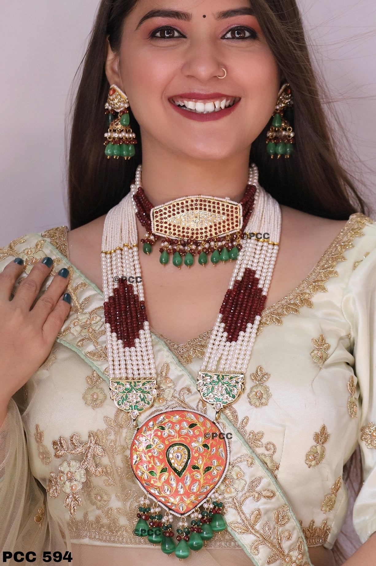 Fashionable Ethnic Choker Necklace set with Earrings