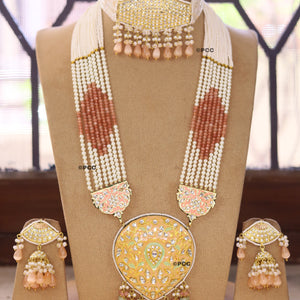 Fashionable Ethnic Choker Necklace set with Earrings