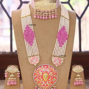 Fashionable Ethnic Choker Necklace set with Earrings