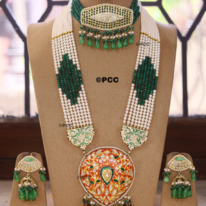 Fashionable Ethnic Choker Necklace set with Earrings