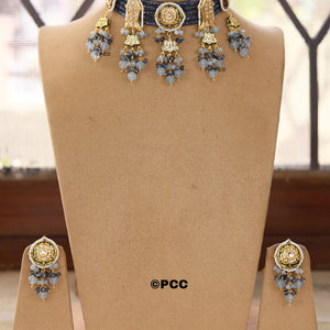 Hand work Kundan Meenakari necklace set with earrings.