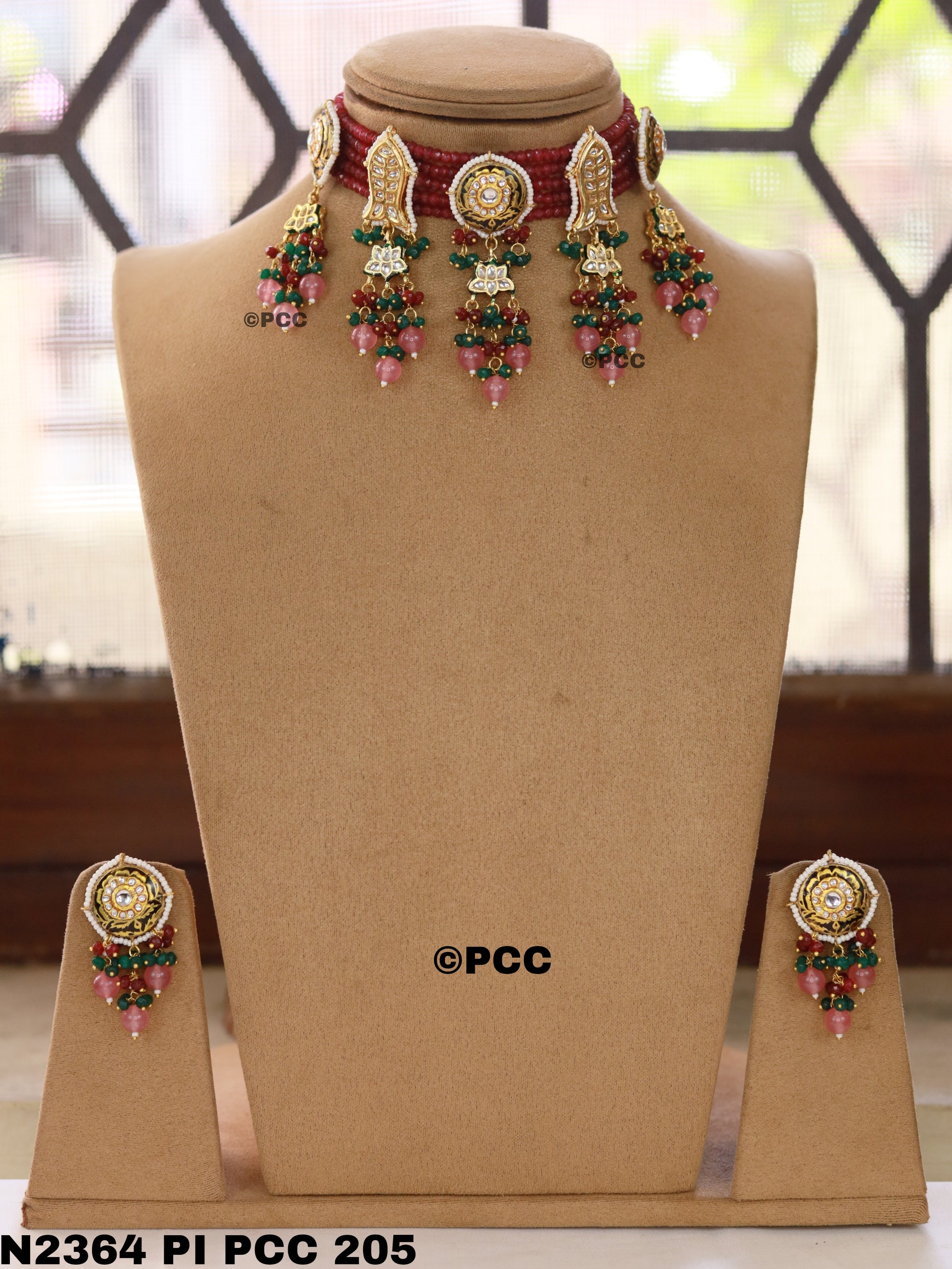 Hand work Kundan Meenakari necklace set with earrings.