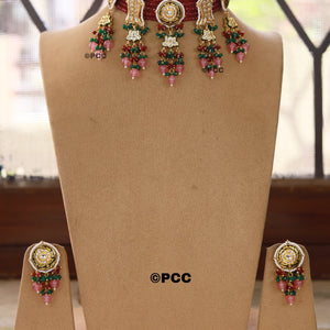 Hand work Kundan Meenakari necklace set with earrings.