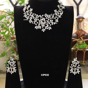 Round Neck Zircon Necklace set with Earrings.