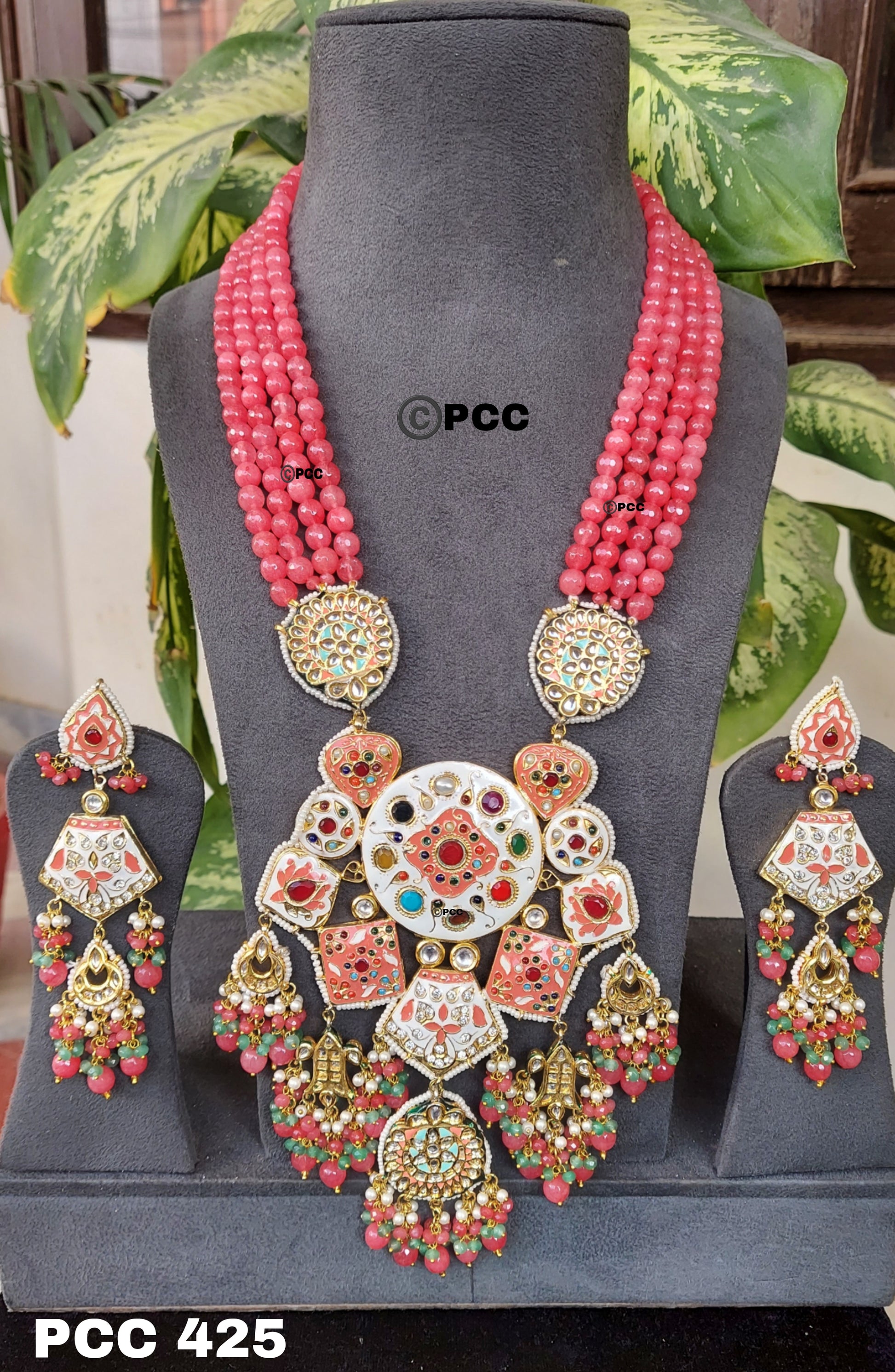 Handmade Kundan necklace & one pair of earrings