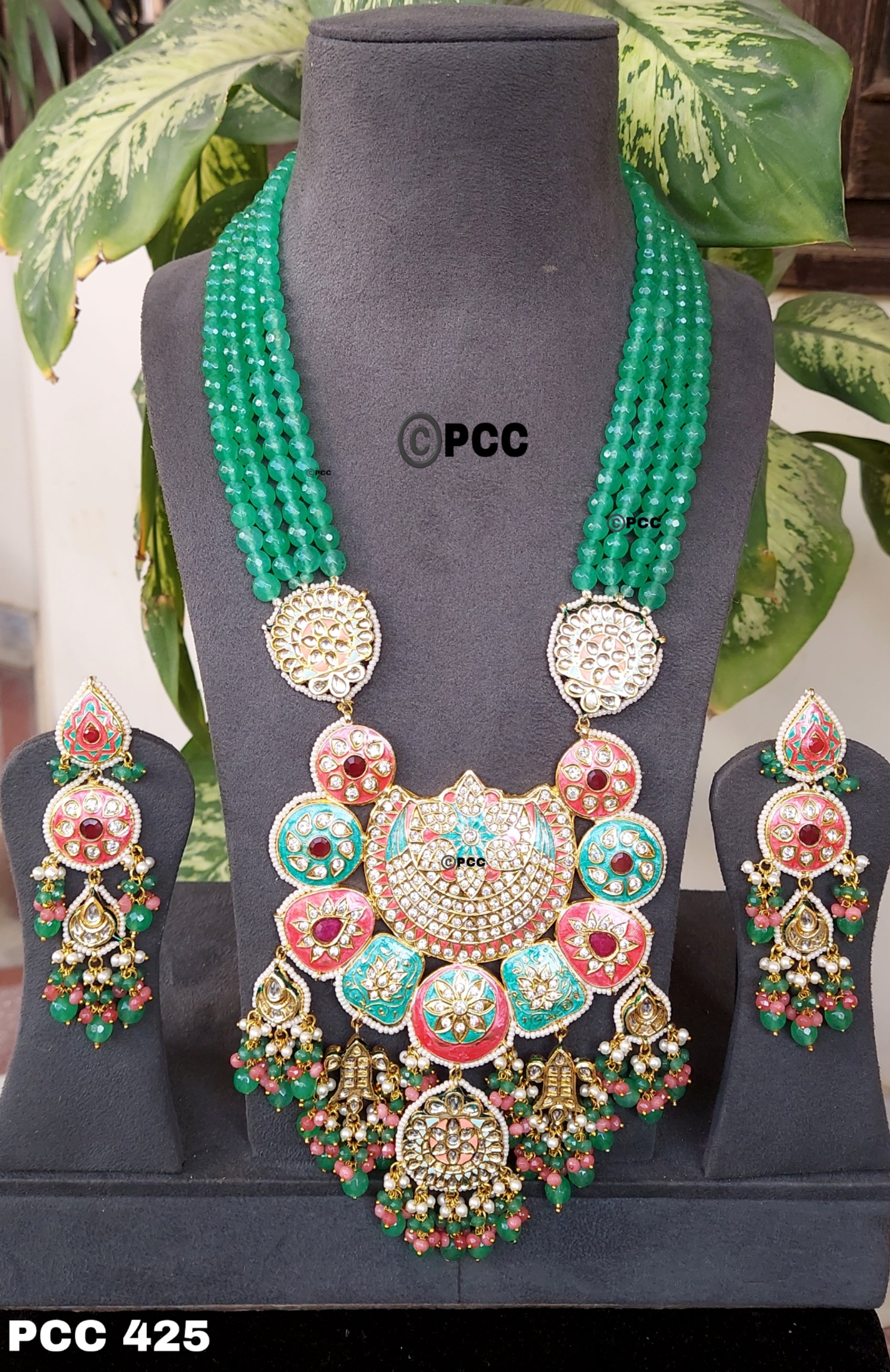 Handmade Kundan necklace & one pair of earrings