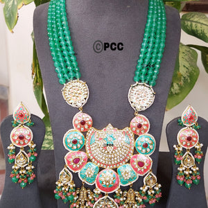 Handmade Kundan necklace & one pair of earrings