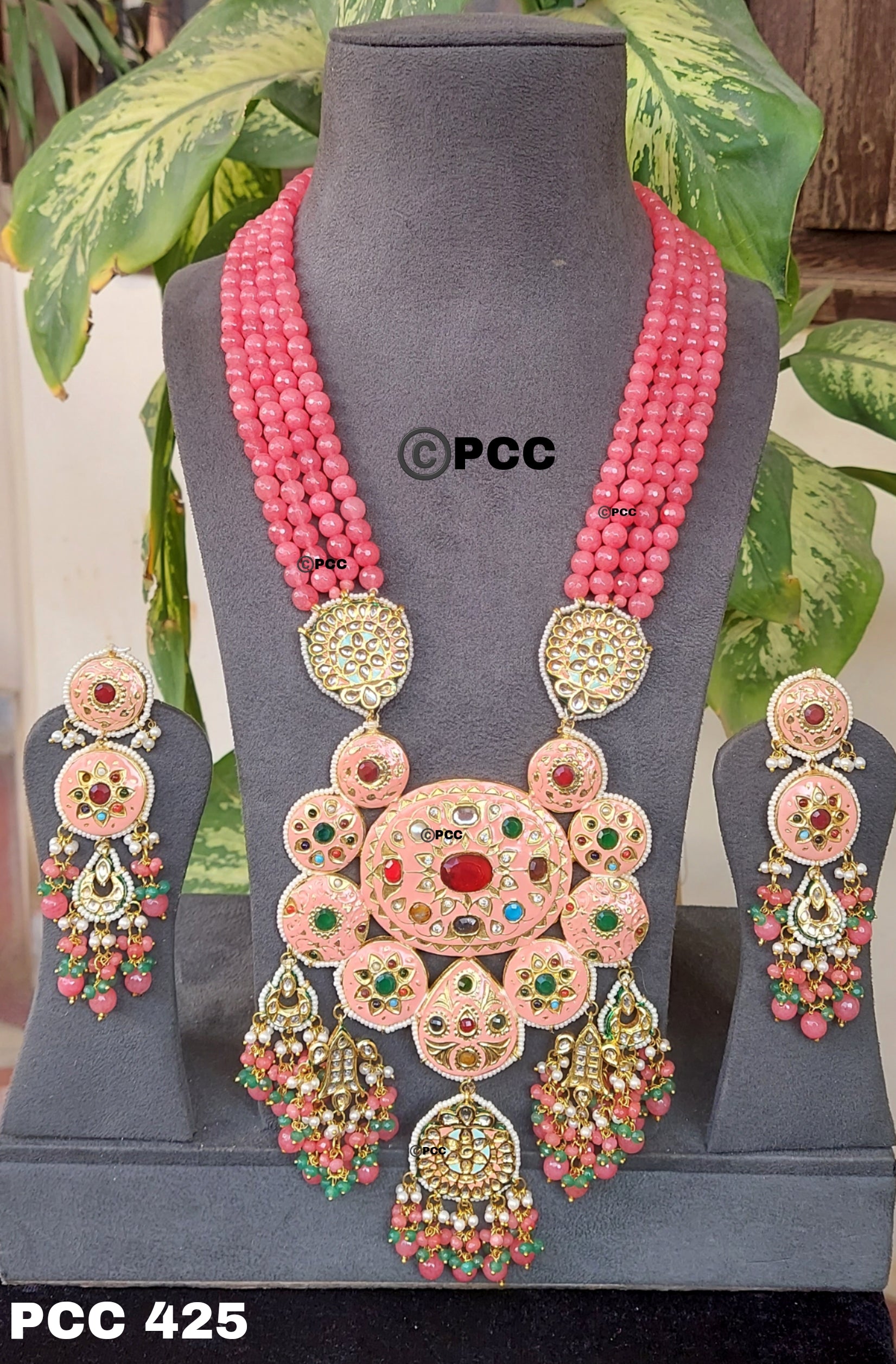 Handmade Kundan necklace & one pair of earrings