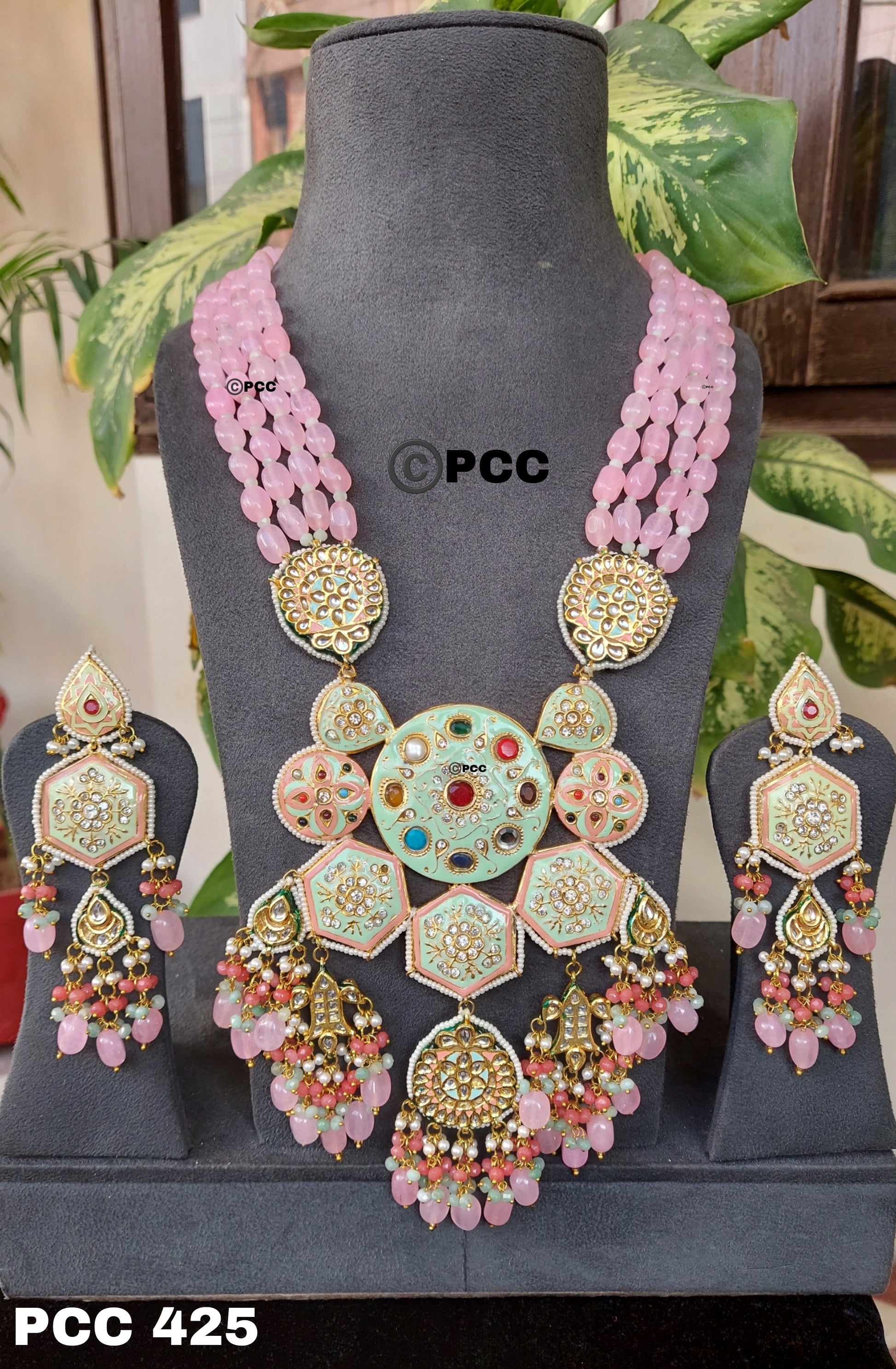 Handmade Kundan necklace & one pair of earrings