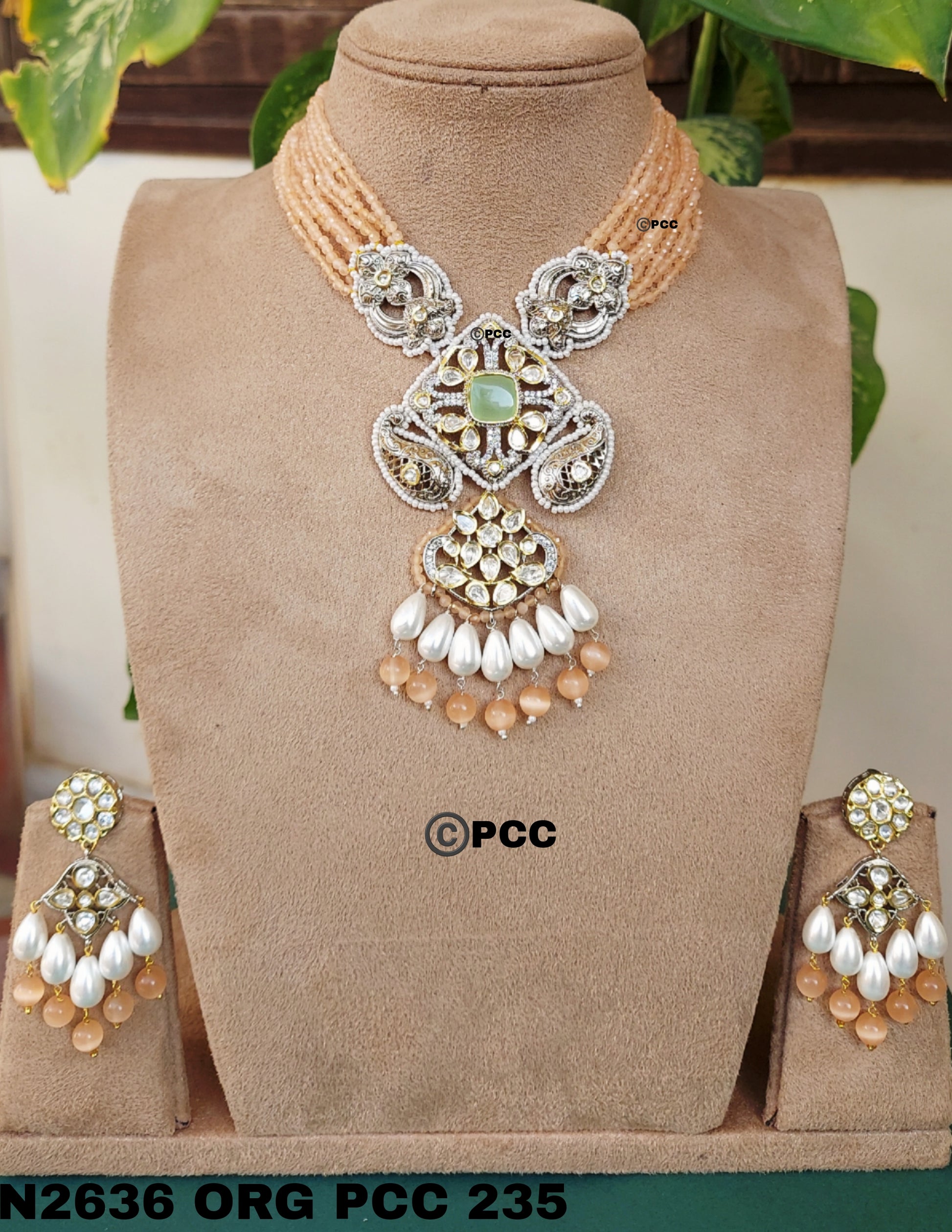 Gorgeous Necklace & Earring Set