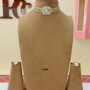 Minimalist Muse Choker With Kundan Sttuds