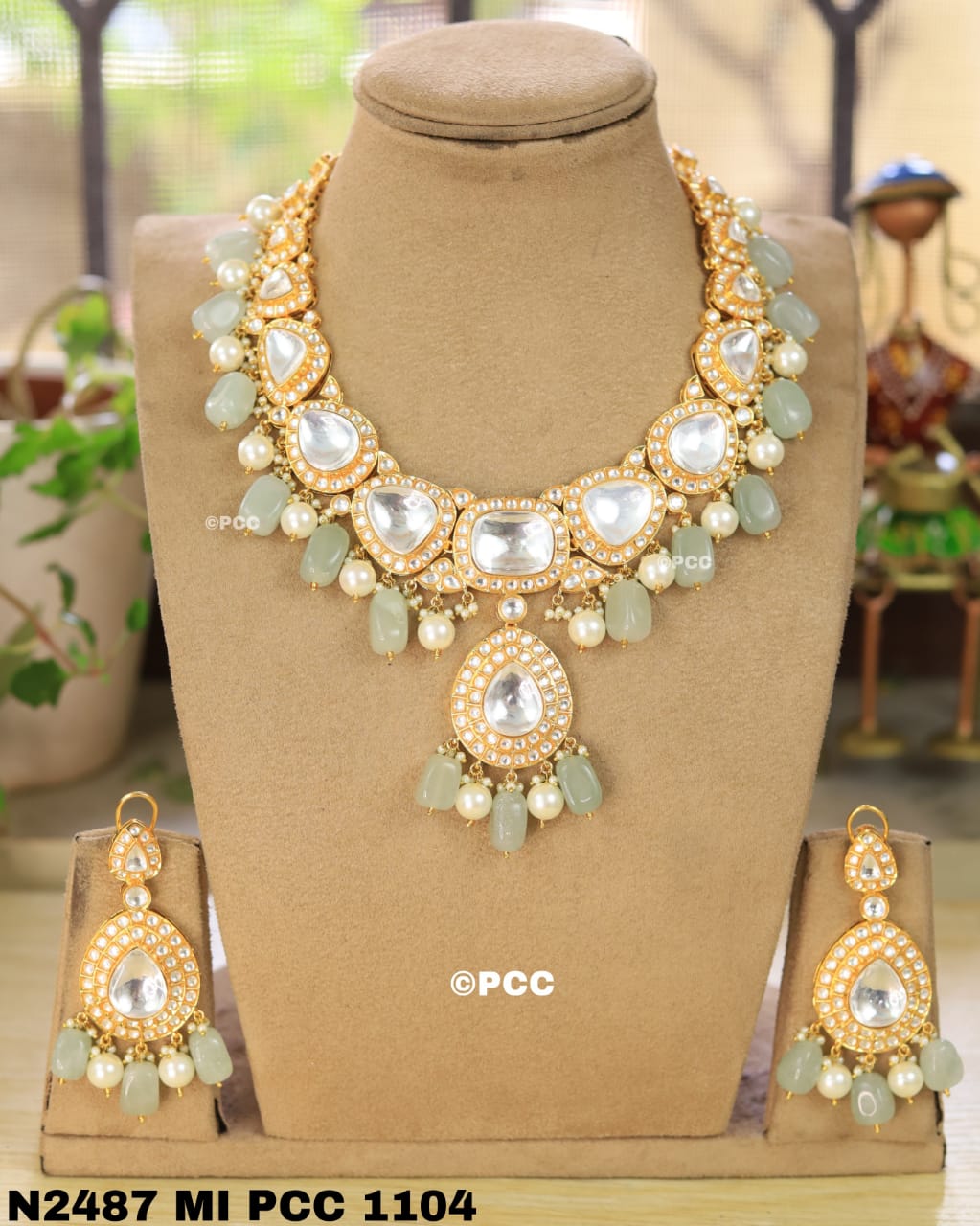 Uncut Polki Necklace set with Earrings.