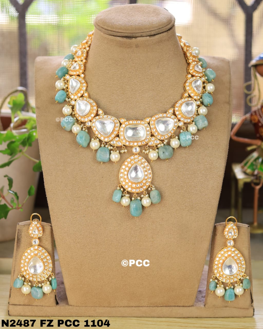 Uncut Polki Necklace set with Earrings.