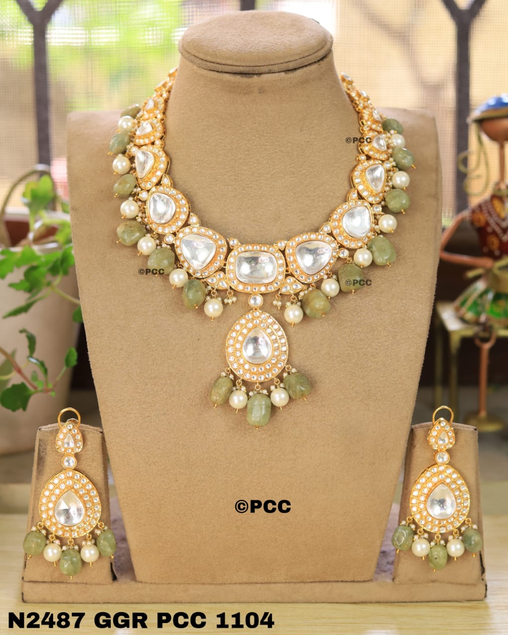 Uncut Polki Necklace set with Earrings.