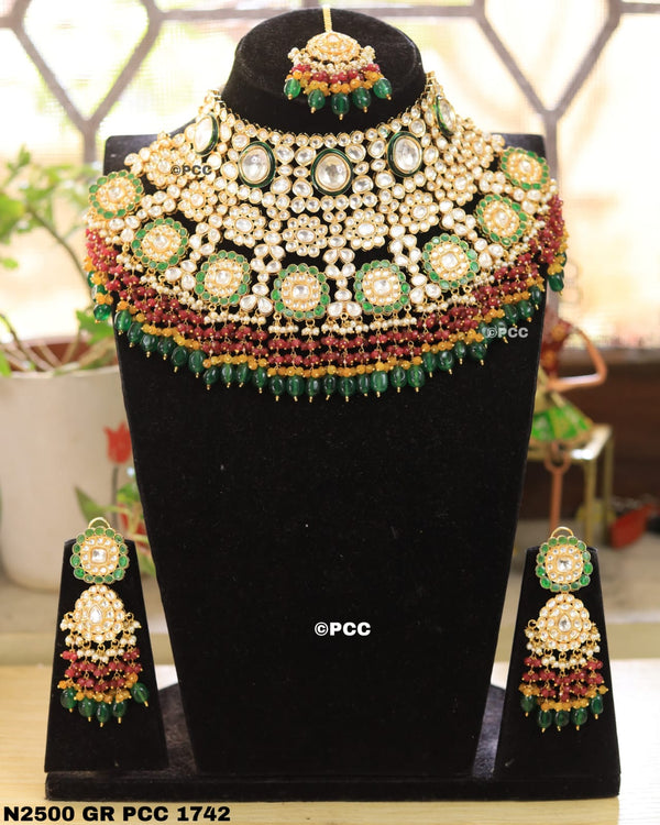 Uncut Diamond-like imitation Polki Necklace set with Earrings.