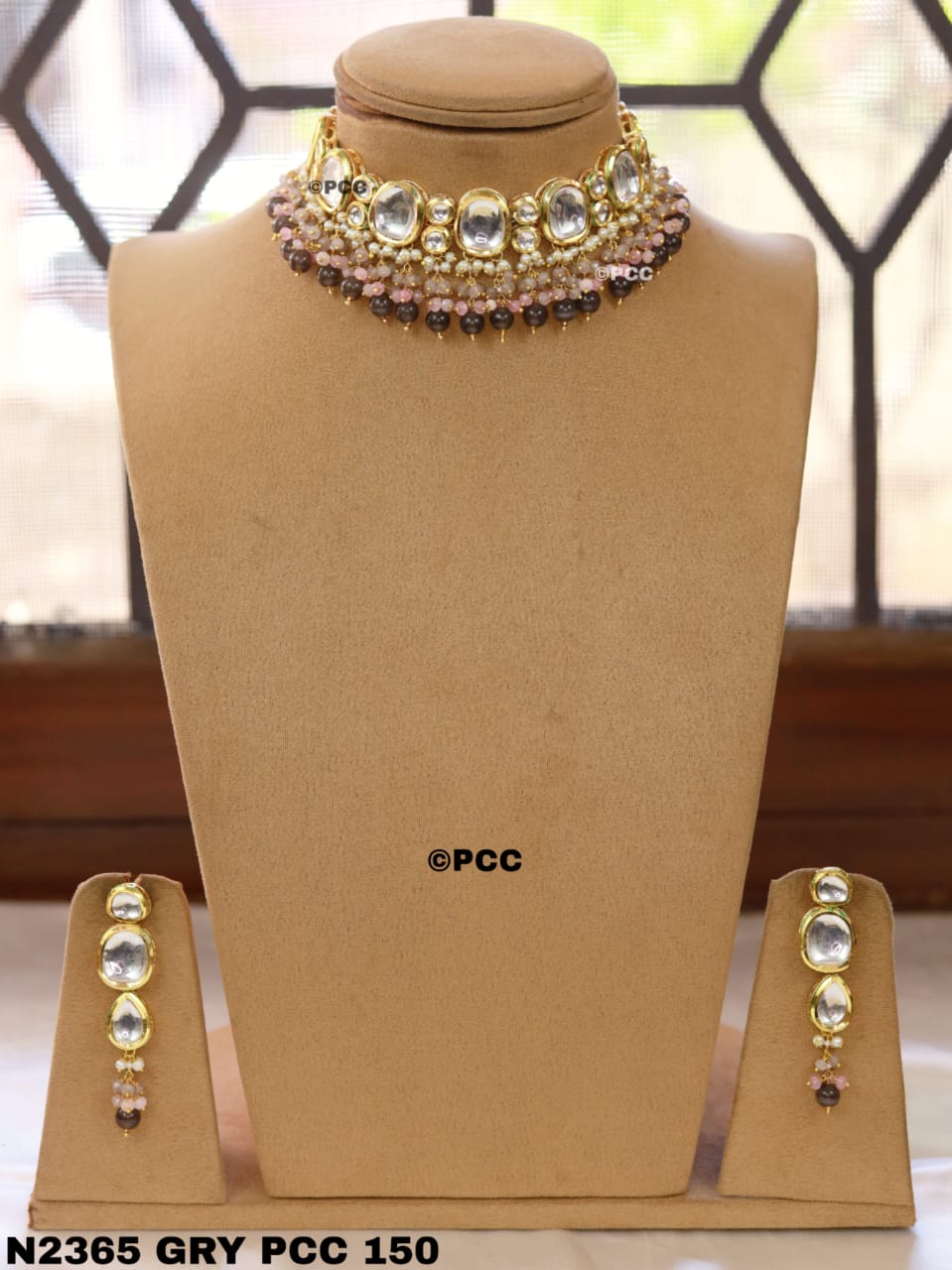 Kundan Radiance Choker Necklace Set with Tika