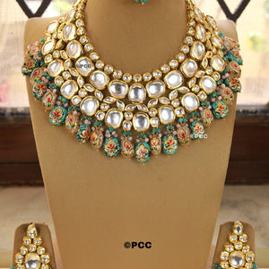 Kundan Studded Choker Necklace Set with earring & tikka