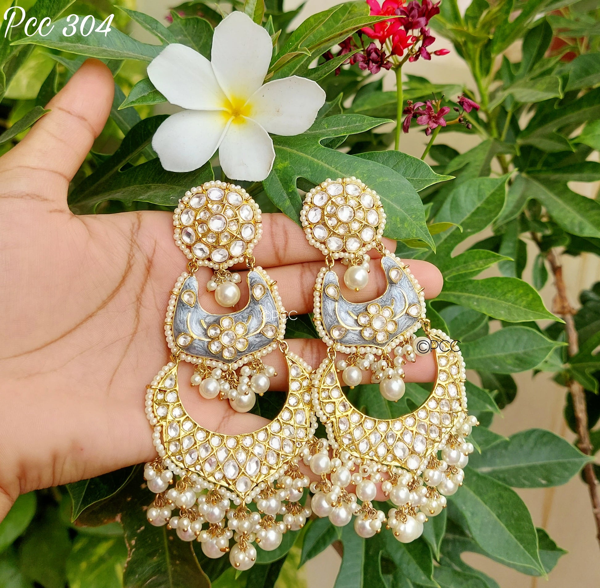 Primeriea Gold Plated Kundan Earrings With Mangtikka