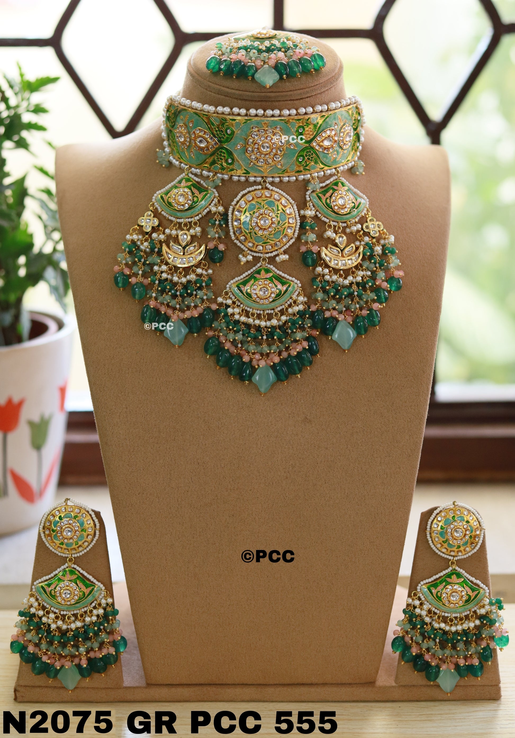 Enamel Crystal Pearl Simar Jewellery Nacklace Set.